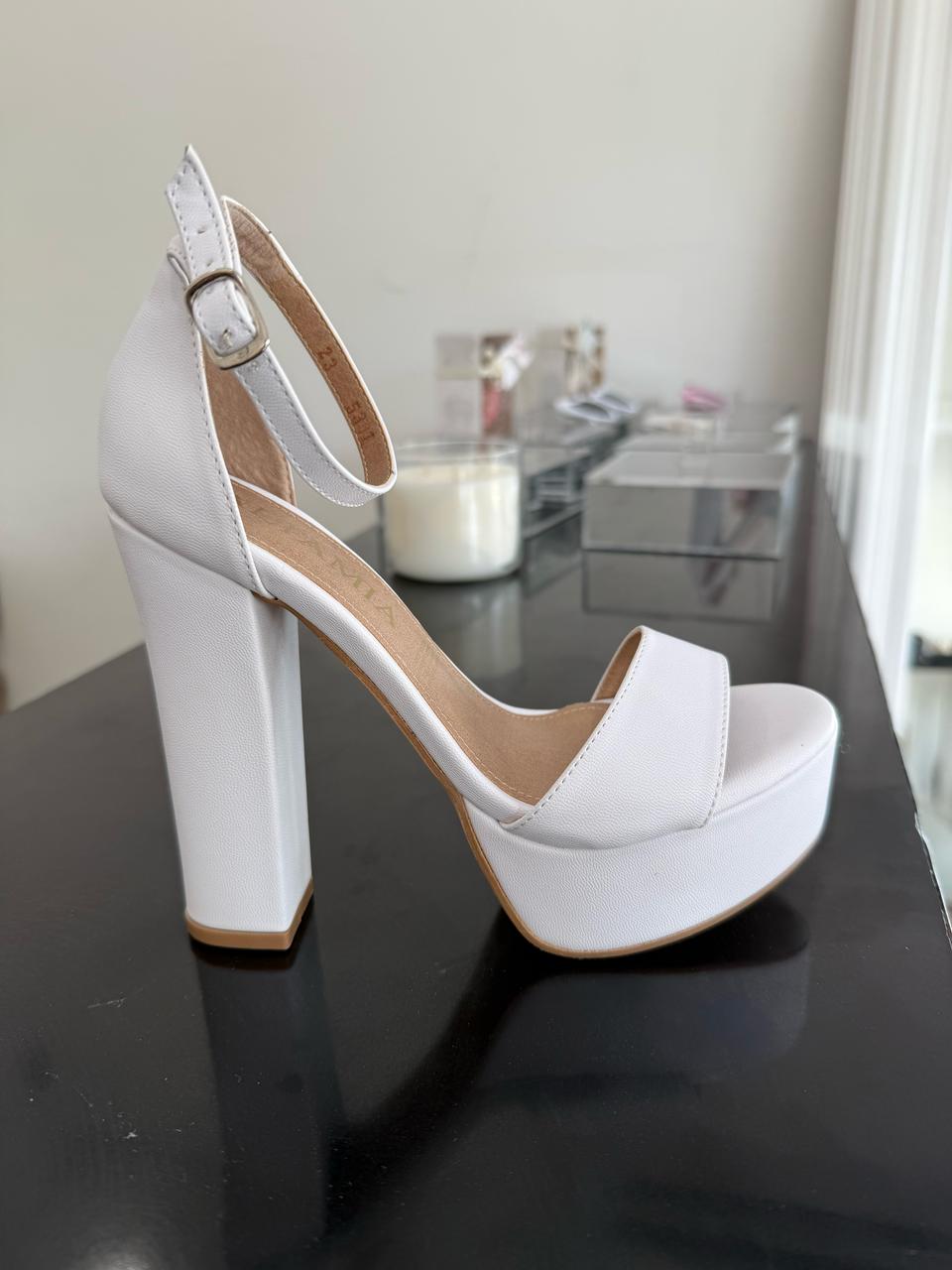 Novia plataforma blanco mate